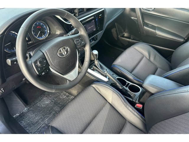 2017 Toyota Corolla SE photo 4