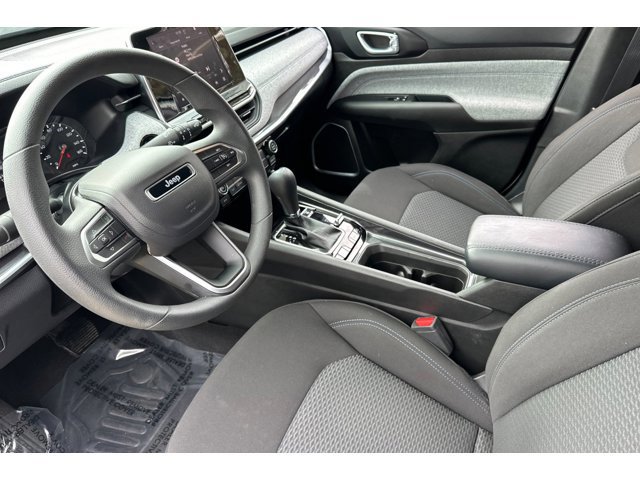 2025 Jeep Compass Sport photo 3