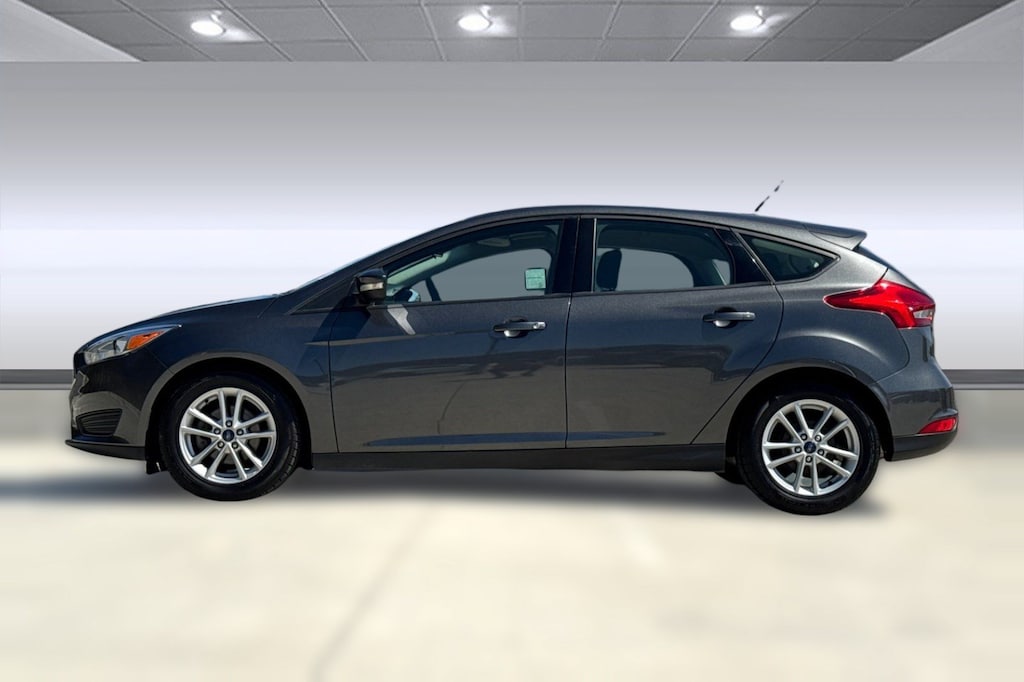 Used 2017 Ford Focus SE Hatchback