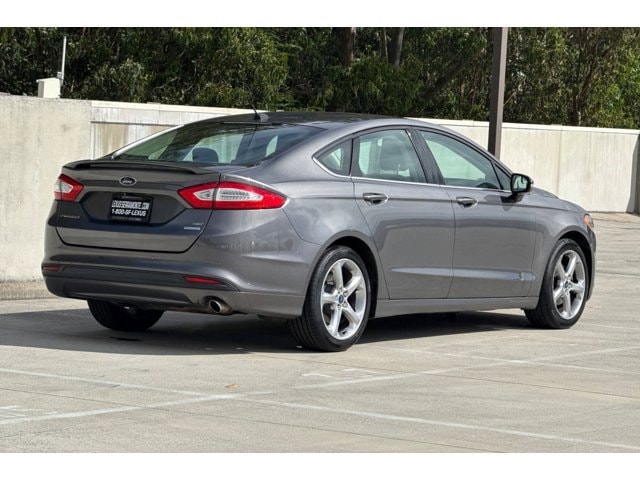 2014 Ford Fusion SE photo 3