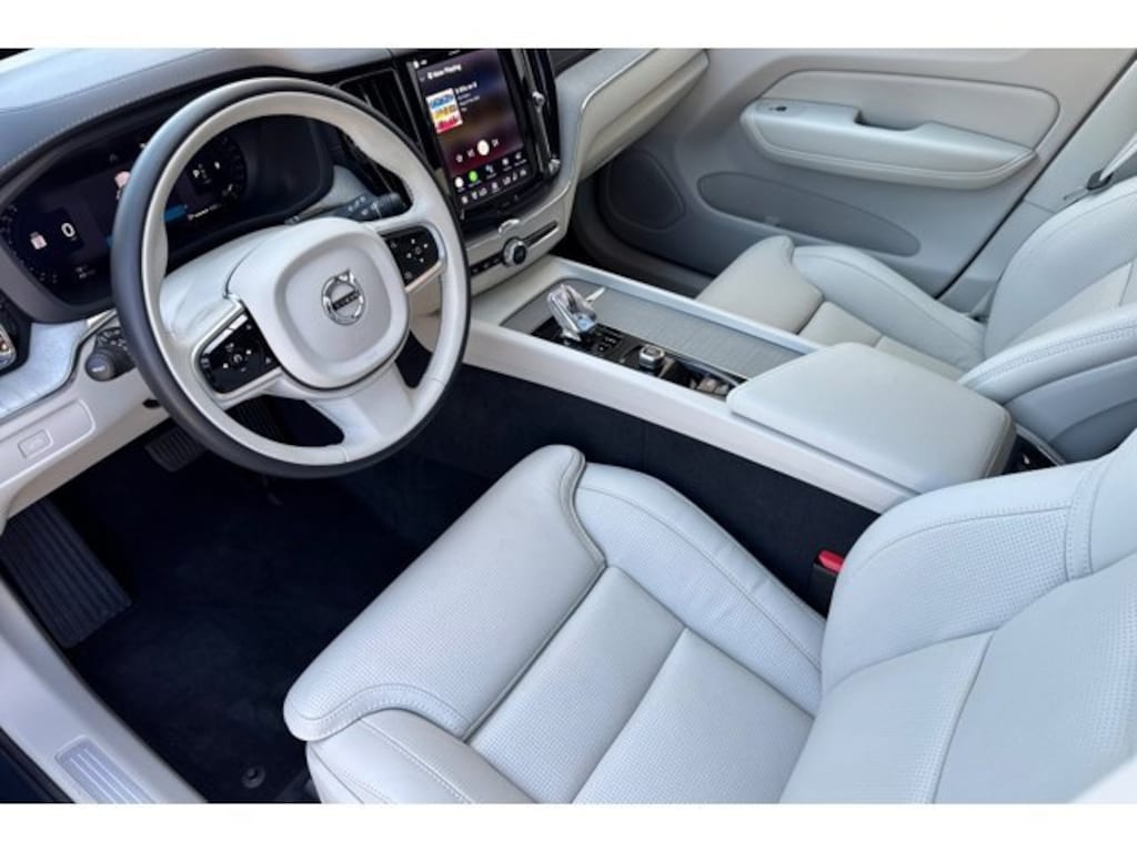 Used 2025 Volvo XC60 B5 Ultra SUV