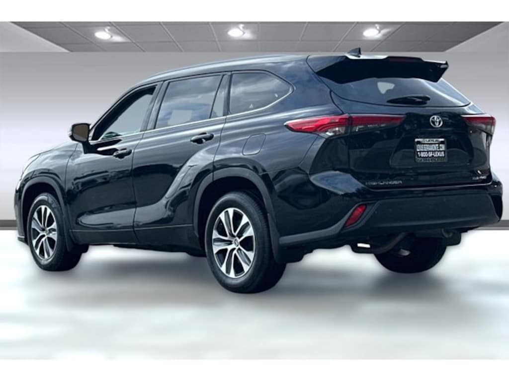 Used 2022 Toyota Highlander XLE SUV