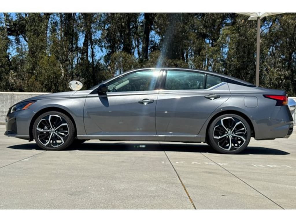 Used 2024 Nissan Altima 2.5 SR Sedan