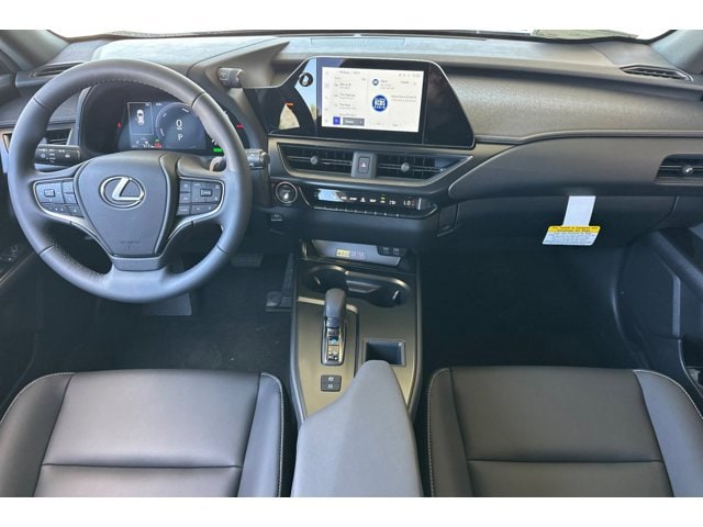 2026 Lexus UX Hybrid 300h - Photo 14