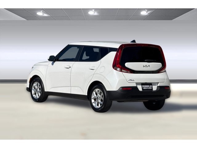 2022 Kia Soul LX photo 2