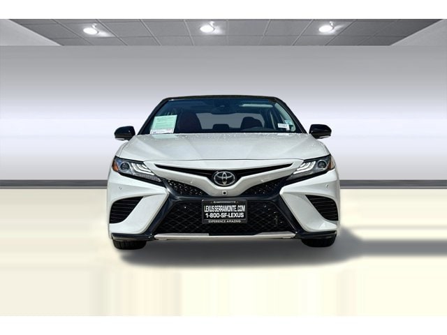 2019 Toyota Camry XSE V6 photo 4
