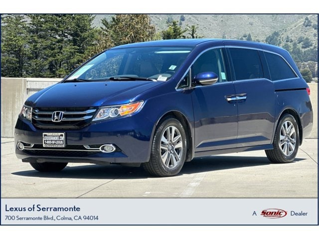 2016 Honda Odyssey Touring's photo