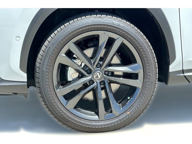 2026 Lexus NX 450h+ Luxury - Photo 11