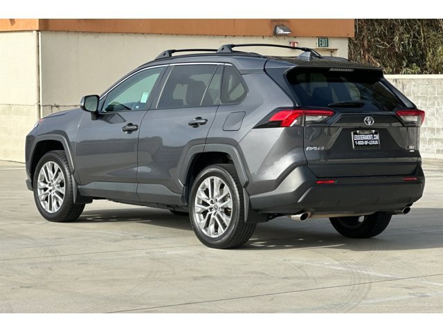 2023 Toyota RAV4 XLE Premium photo 3