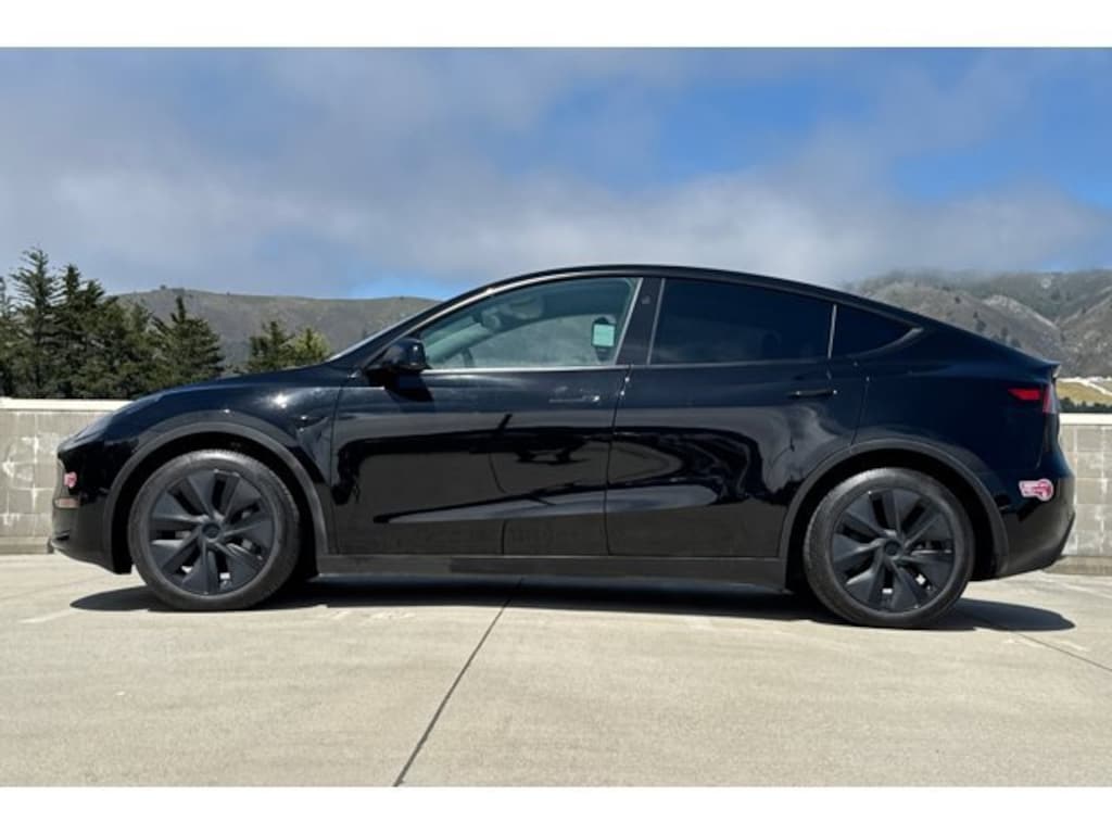 Used 2024 Tesla Model Y Long Range SUV