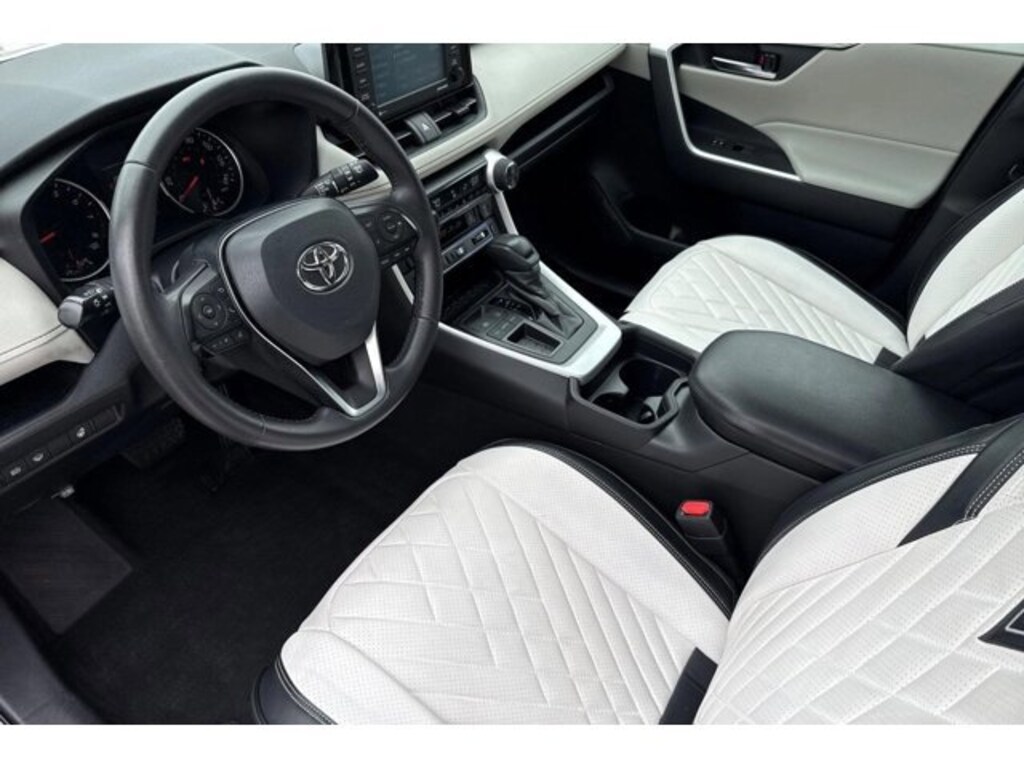 Used 2020 Toyota RAV4 XLE SUV