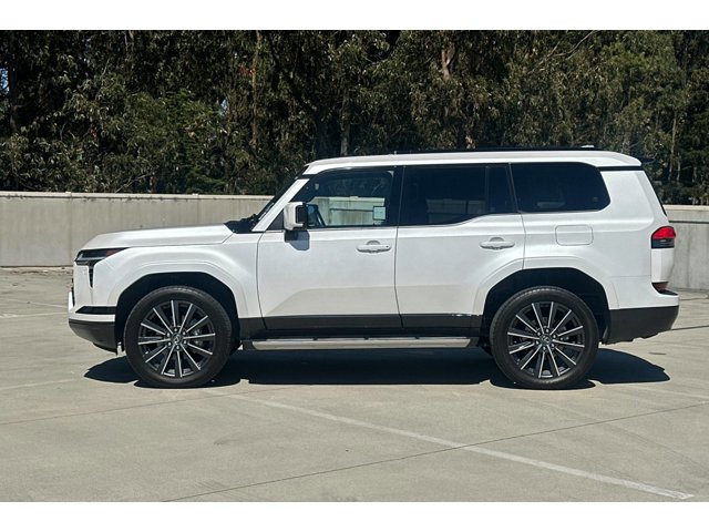 2024 Lexus GX 550 Luxury photo 2