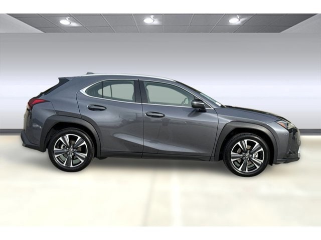 2025 LEXUS UX 300h photo 3
