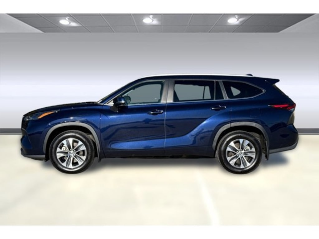 Used 2024 Toyota Highlander XLE SUV