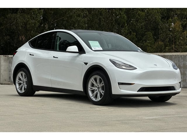 Used 2023 Tesla Model Y Long Range with VIN 7SAYGDEE7PF602872 for sale in Northfield, Minnesota