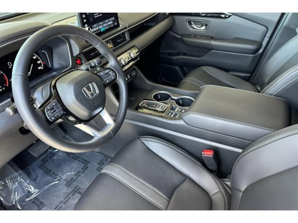 Used 2025 Honda Pilot Touring SUV