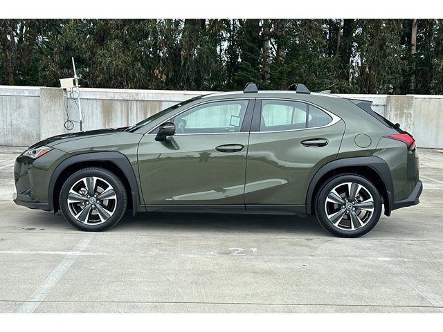 2022 Lexus UX 200 photo 2