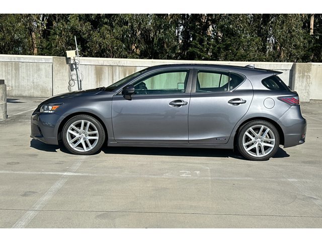 2015 Lexus CT 200h photo 2