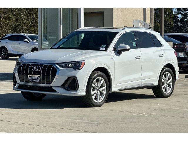 2022 Audi Q3 45 TFSI S line Premium photo 2