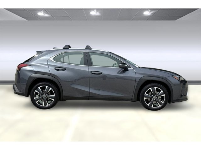 2025 LEXUS UX 300h photo 3