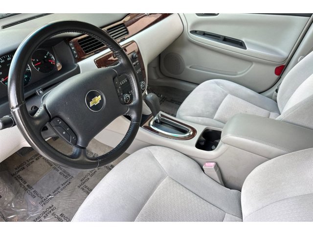 2011 Chevrolet Impala photo 4