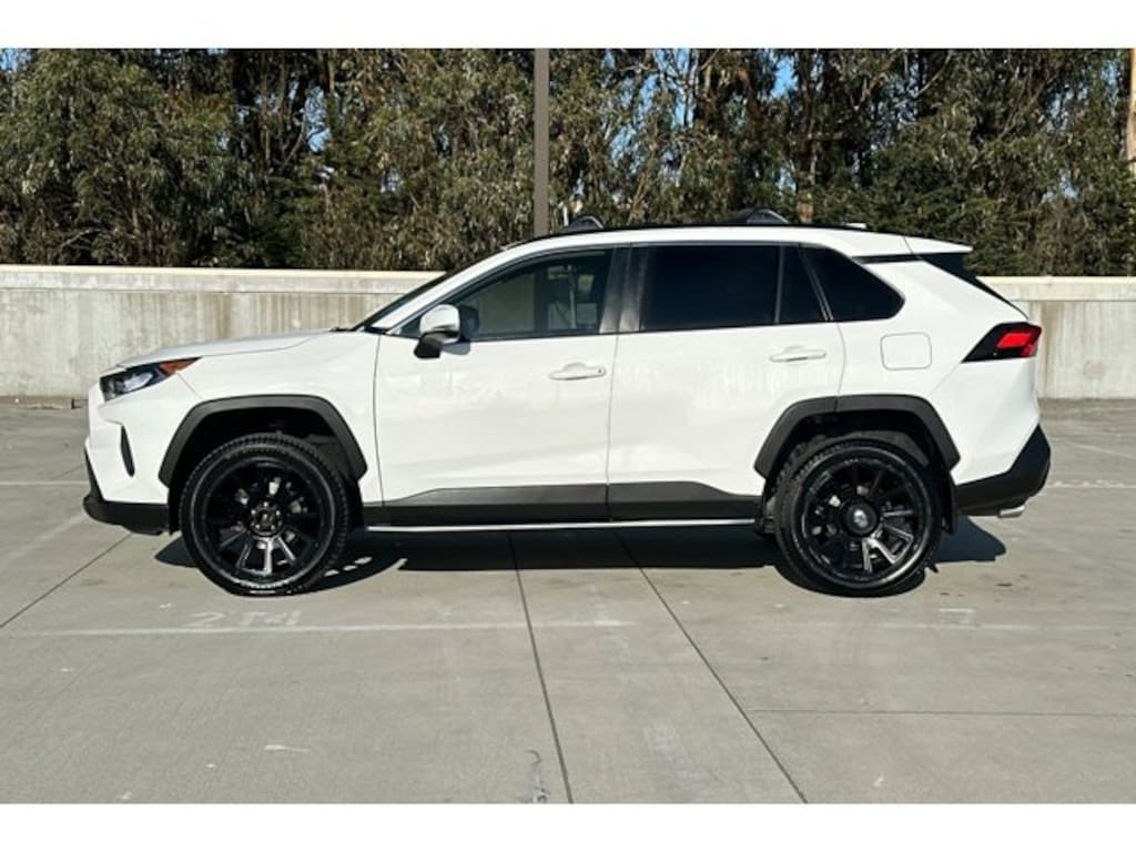 Used 2020 Toyota RAV4 LE SUV