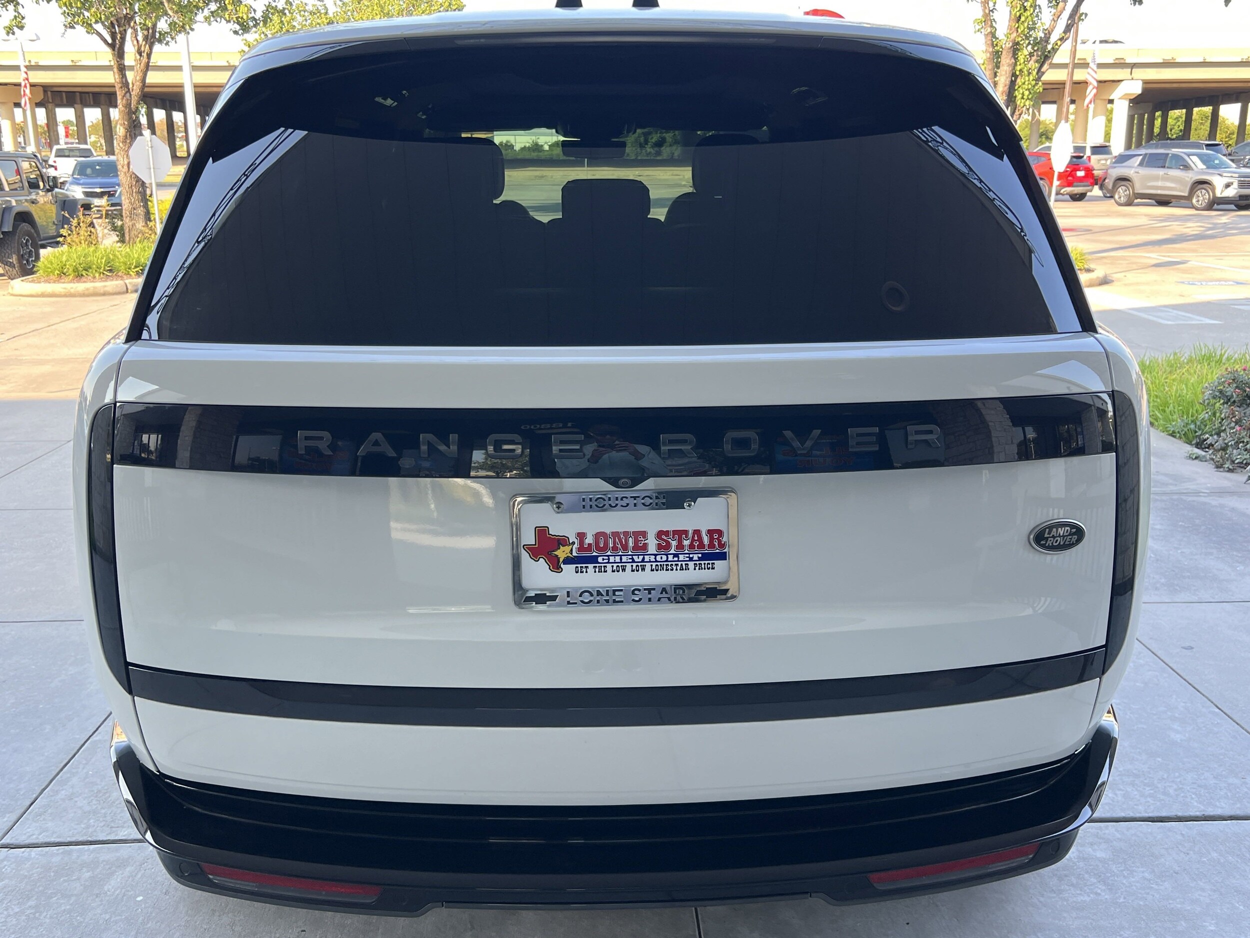 2023 Land Rover Range Rover SE photo 4