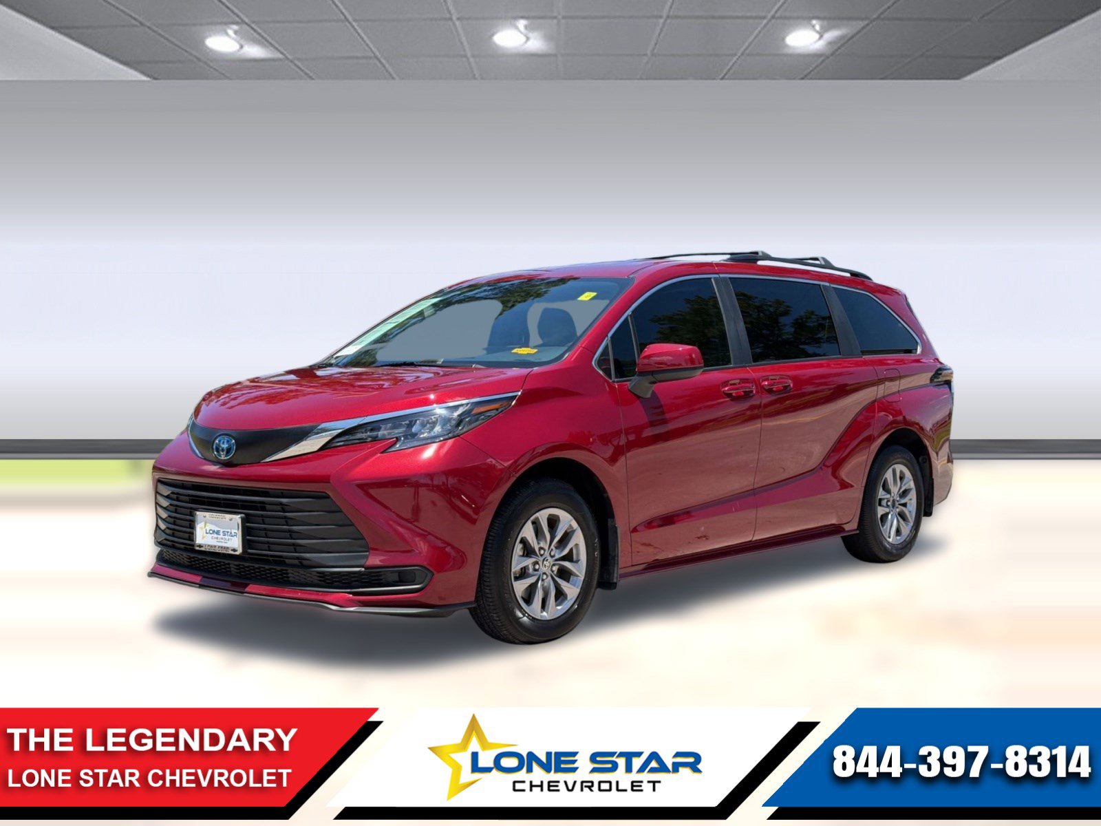 2025 Toyota Sienna LE 8-Passenger Hybrid FWD's photo