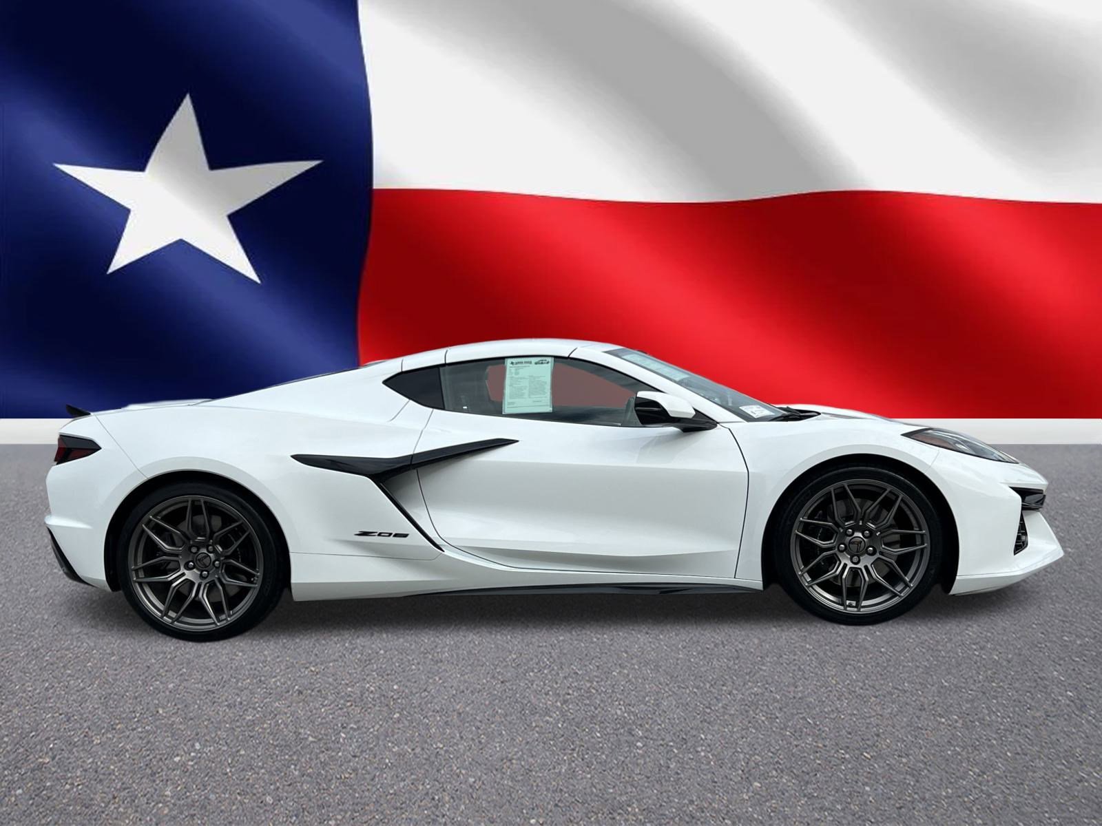 2024 Chevrolet Corvette Stingray 3LZ photo 2