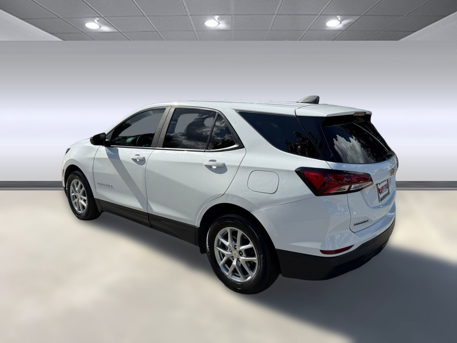 2022 Chevrolet Equinox LS photo 3