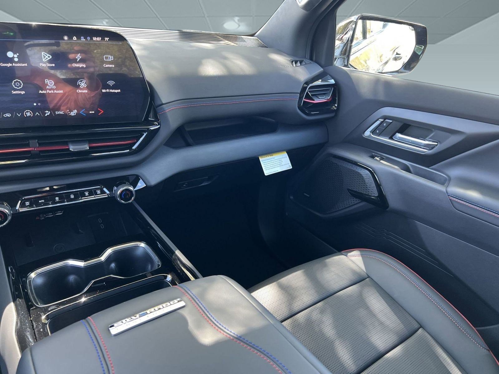 2024 Chevrolet Silverado EV RST - Photo 25