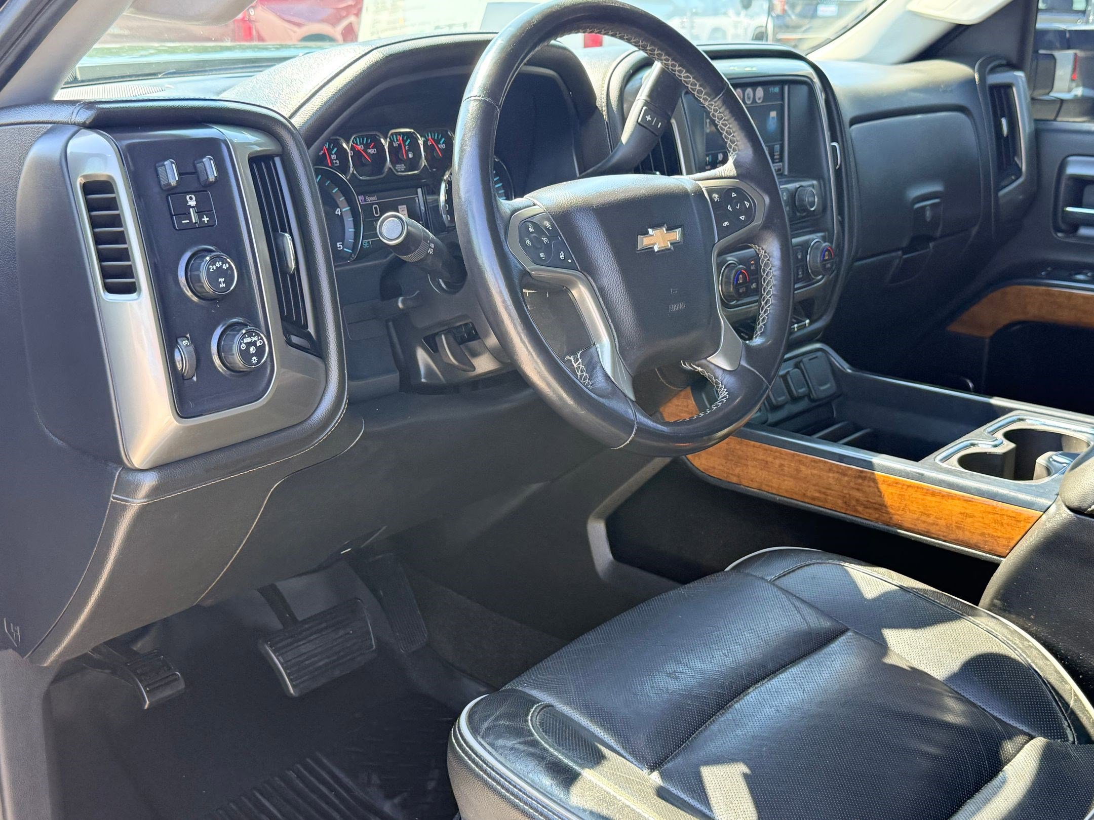 2018 Chevrolet Silverado 2500HD High Country photo 4