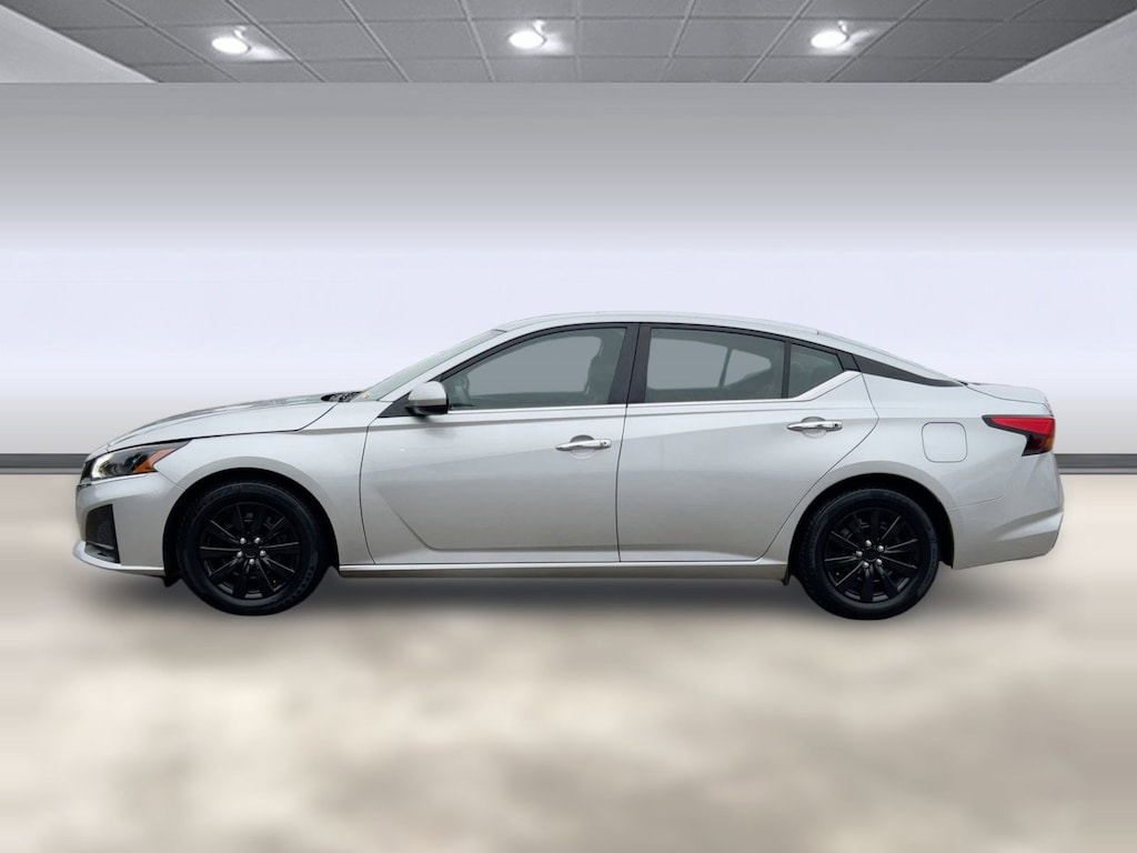 Used 2023 Nissan Altima 2.5 S Sedan