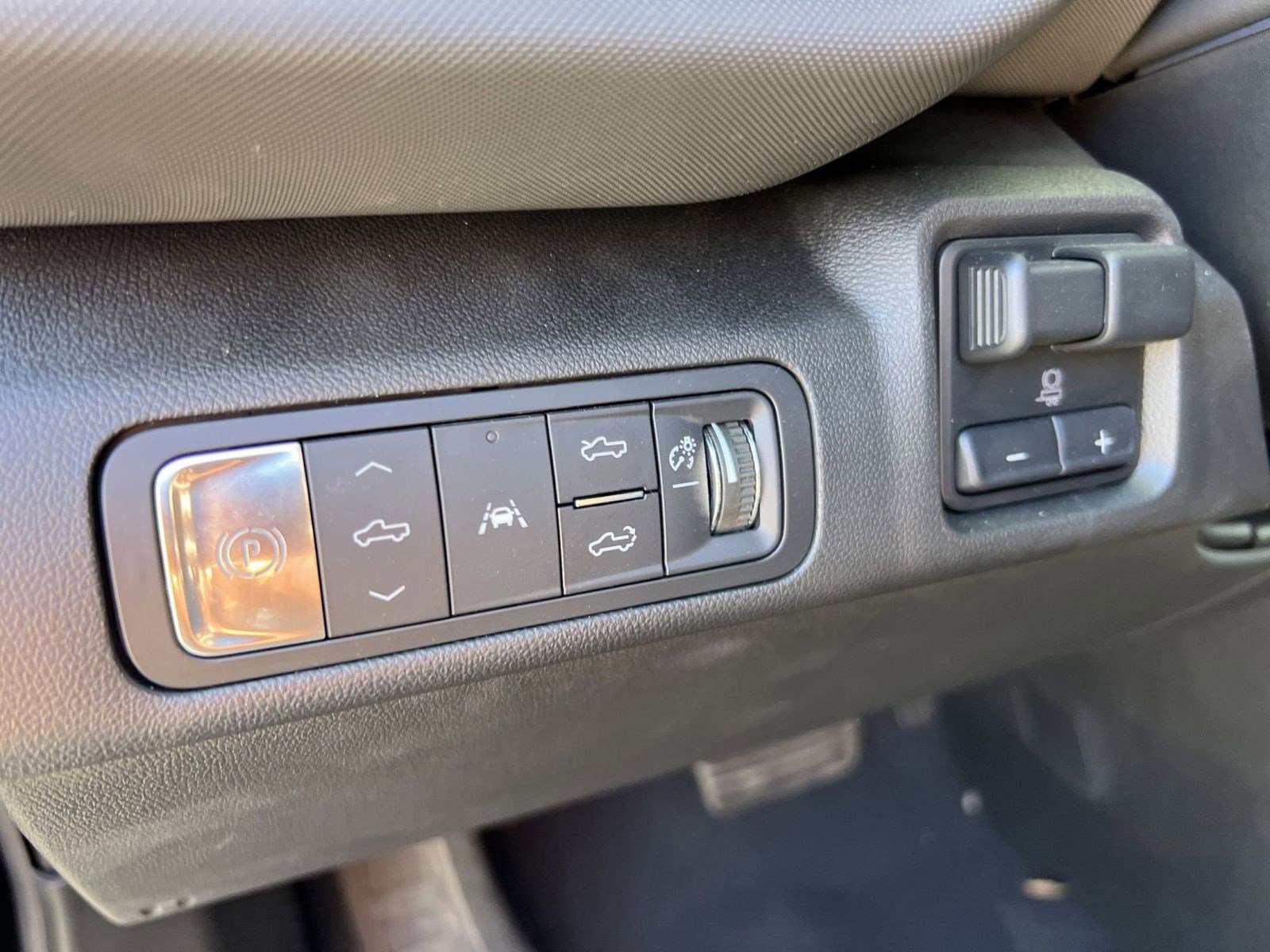 2024 Chevrolet Silverado EV RST - Photo 28