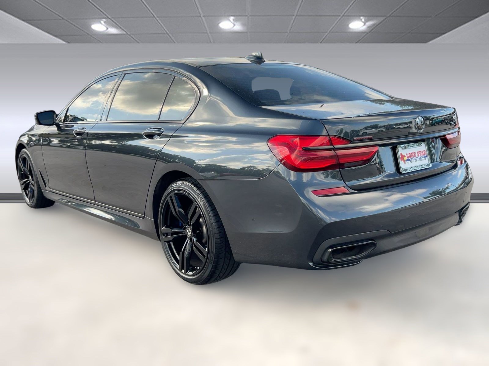 2019 Bmw 750i Sedan photo 2