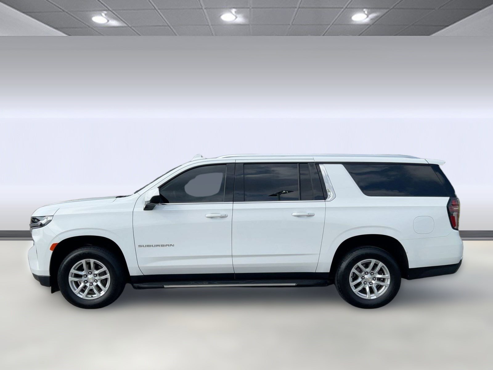 2021 Chevrolet Suburban LS photo 2