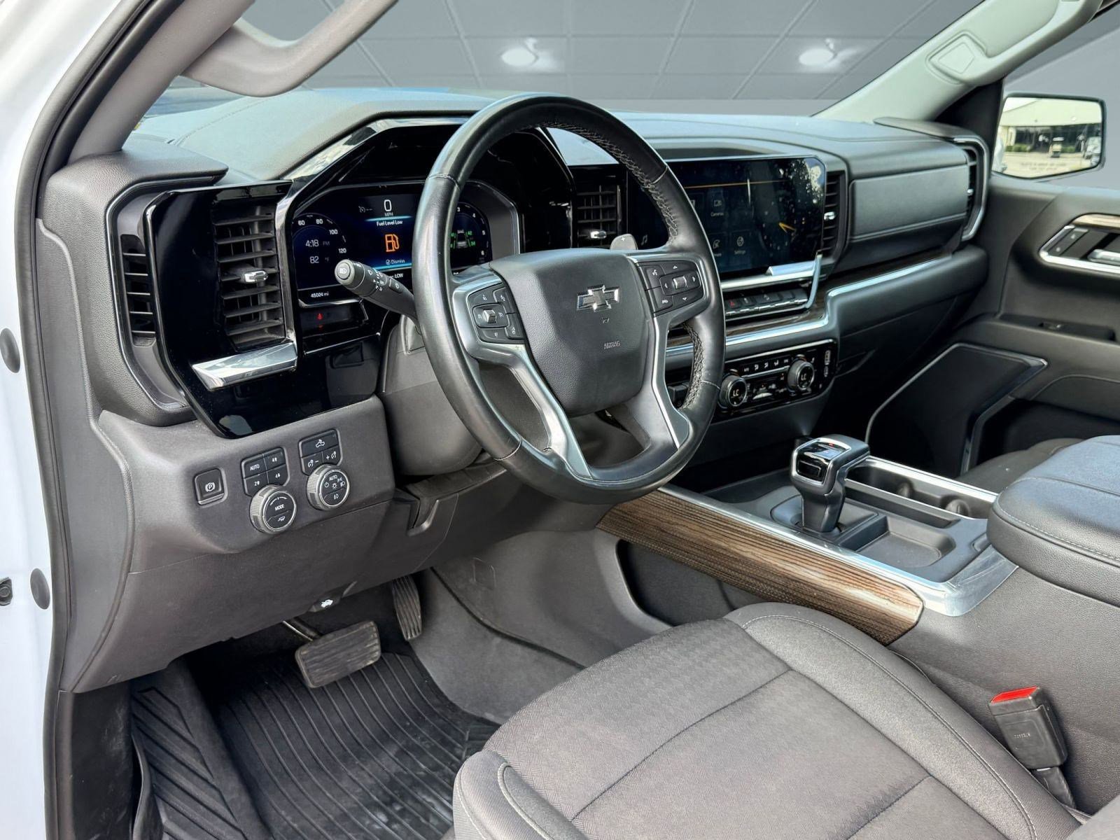 2023 Chevrolet Silverado 1500 LT Trail Boss photo 3