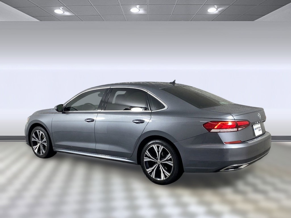 Used 2021 Volkswagen Passat 2.0T SE Sedan