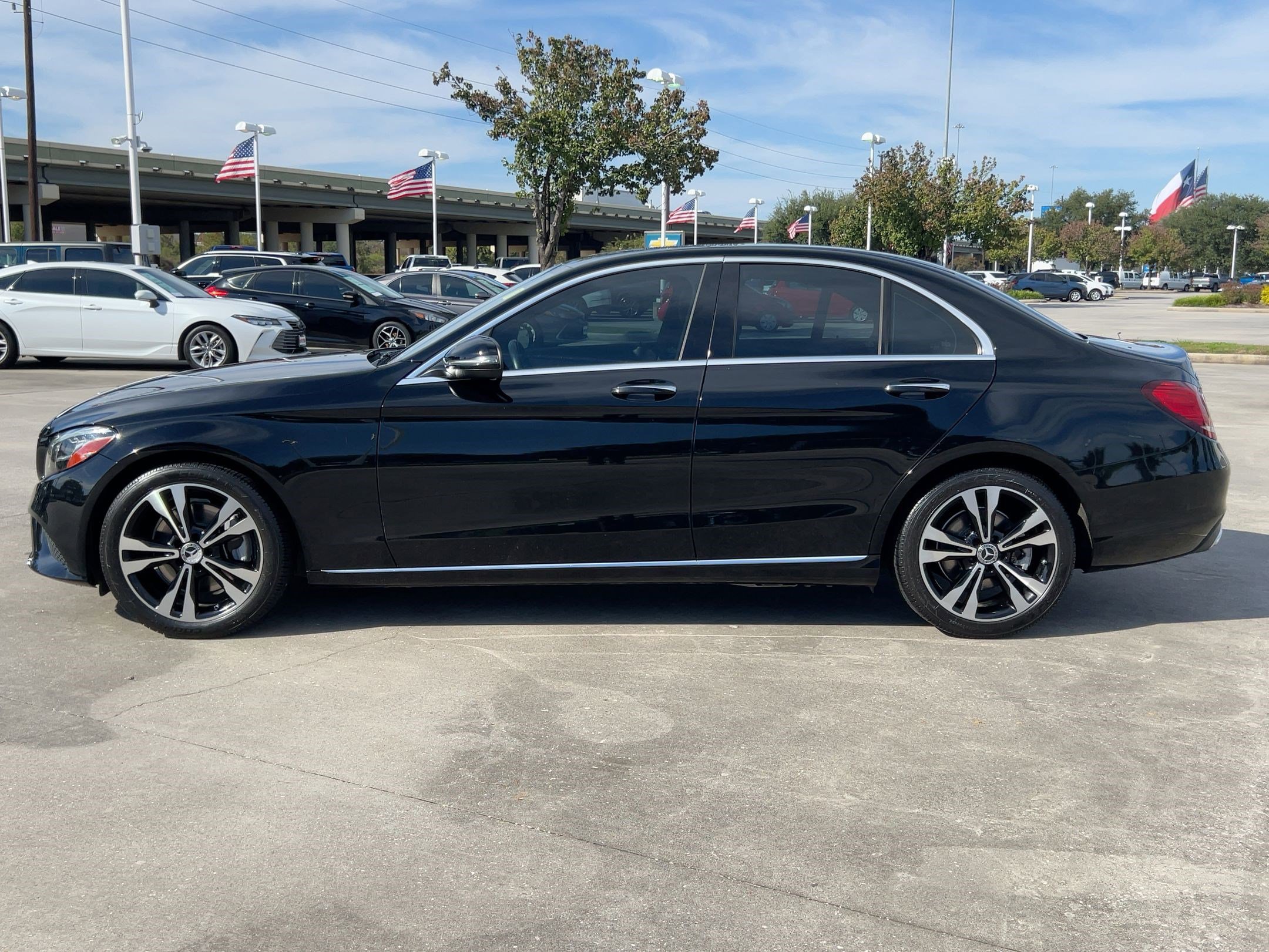 2019 Mercedes Benz C 300 photo 2