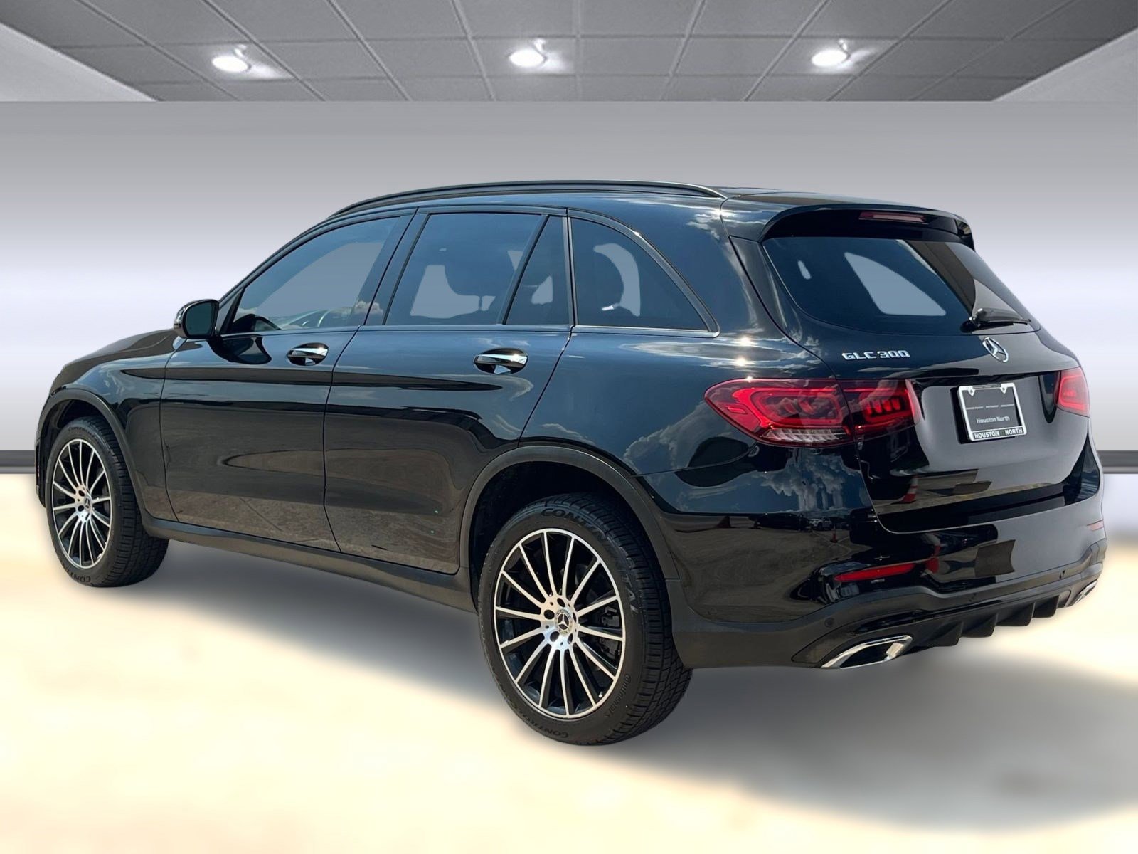 2022 Mercedes Benz GLC 300 photo 2