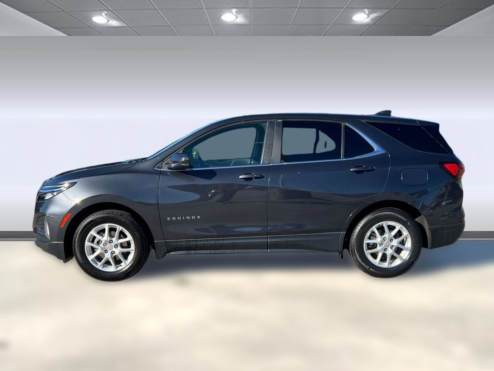 2023 Chevrolet Equinox LT photo 2