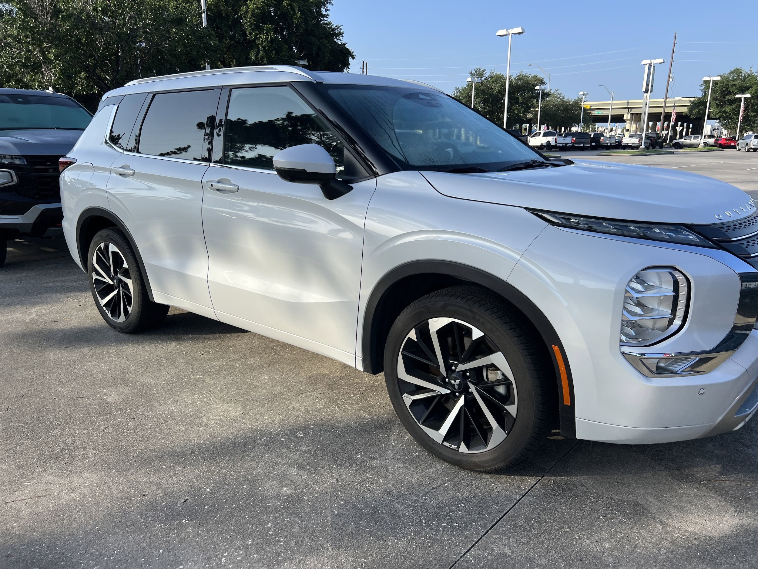 Used 2024 Mitsubishi Outlander SEL with VIN JA4J3WA84RZ020791 for sale in Baytown, TX