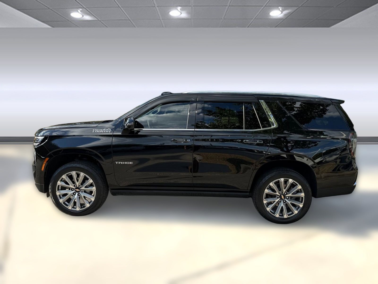 2025 Chevrolet Tahoe High Country photo 2