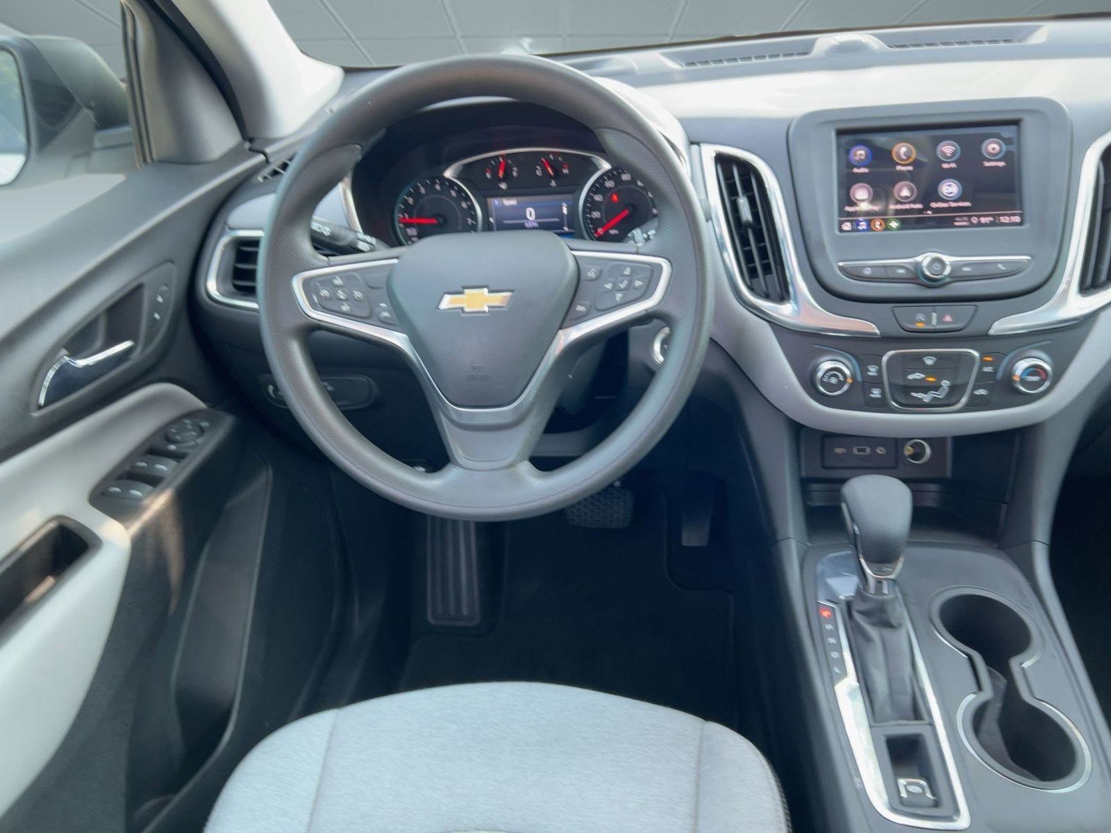 2023 Chevrolet Equinox LS photo 4