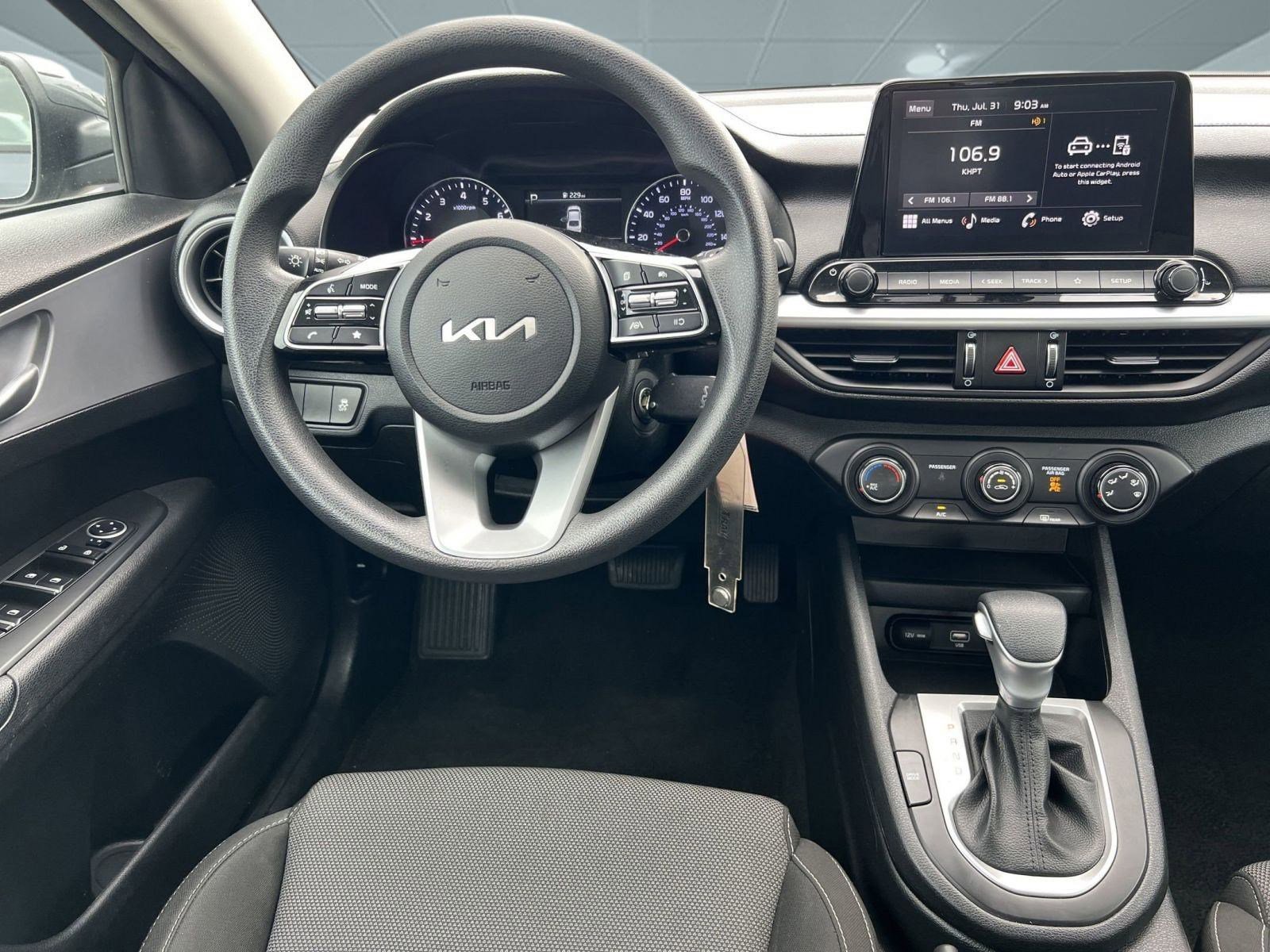 2023 Kia Forte LXS photo 4