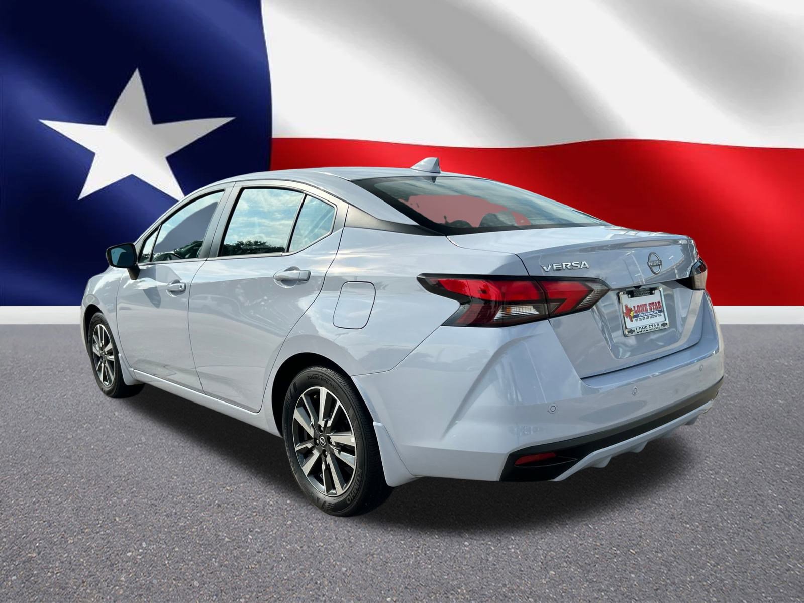 2024 Nissan Versa SV photo 3