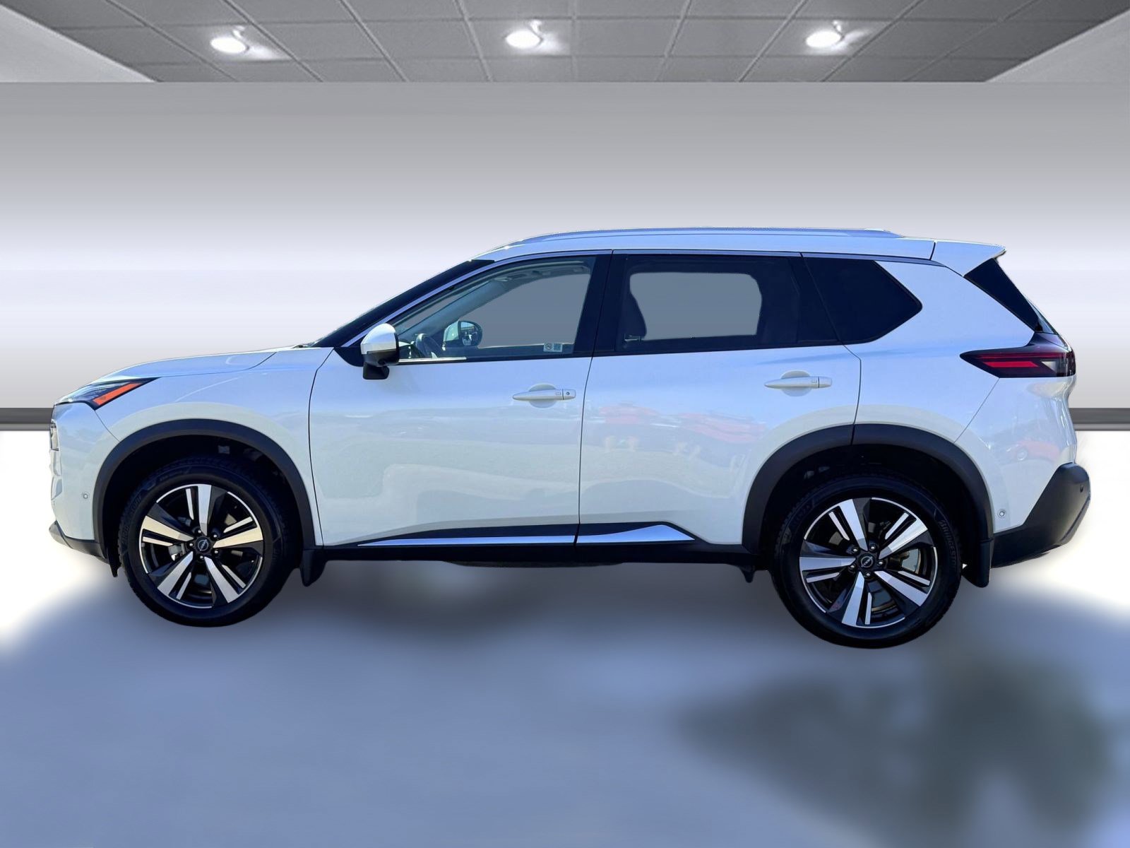 2023 Nissan Rogue SL photo 2