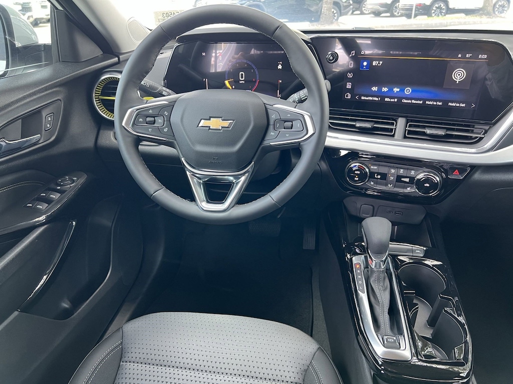 New 2025 Chevrolet Trax LT SUV