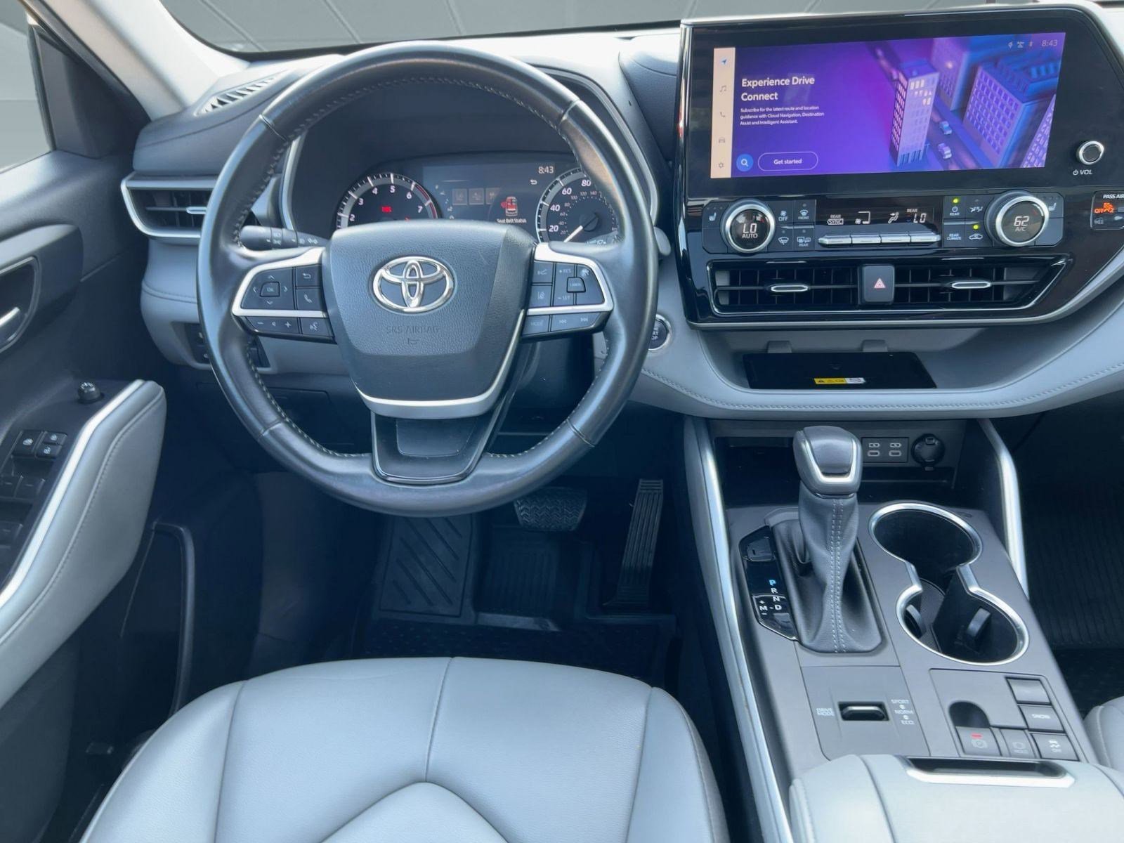 2023 Toyota Highlander L photo 4