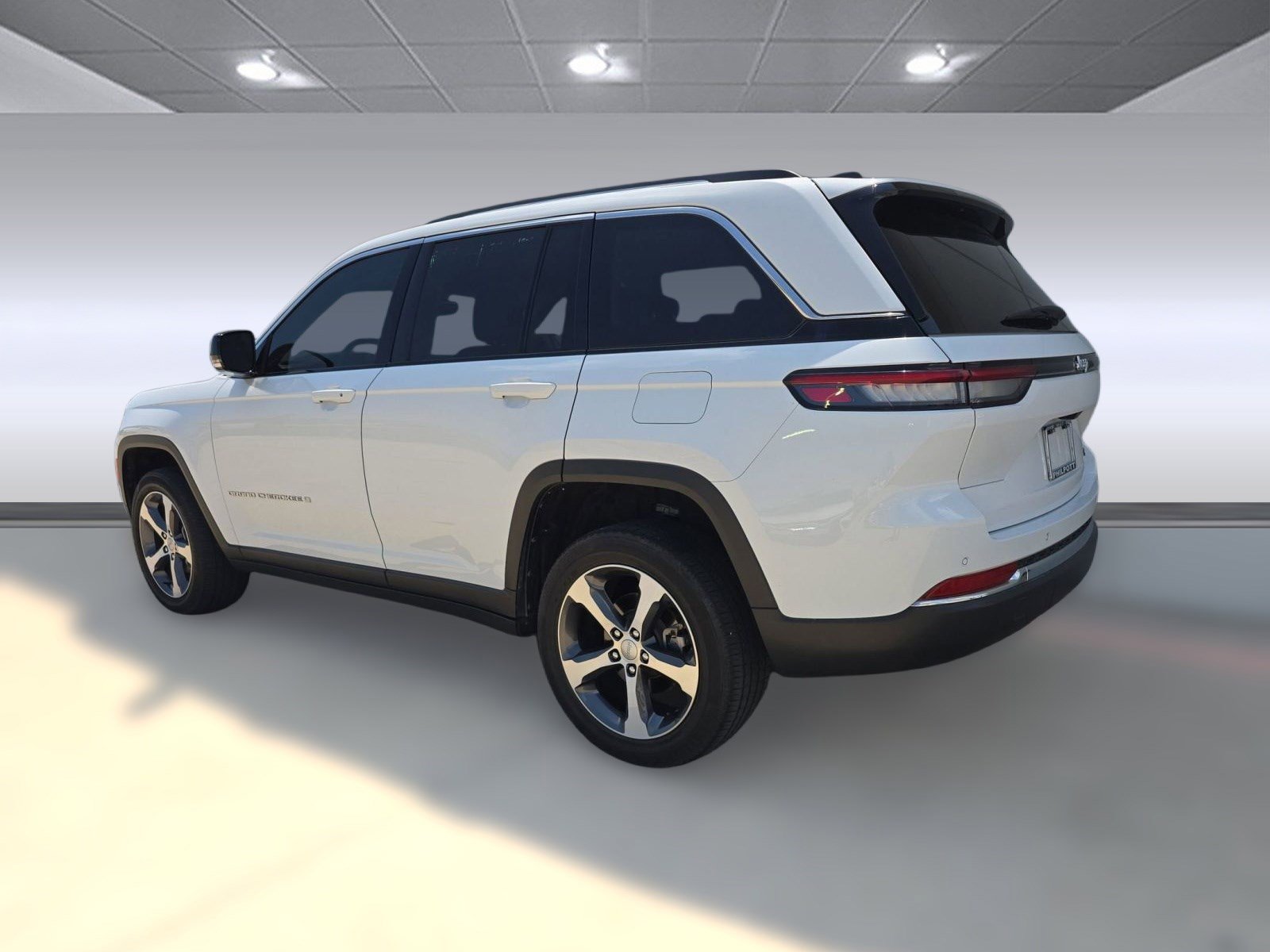 2023 Jeep Grand Cherokee Limited photo 2